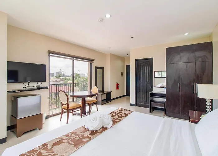 Main Hotel & Suites