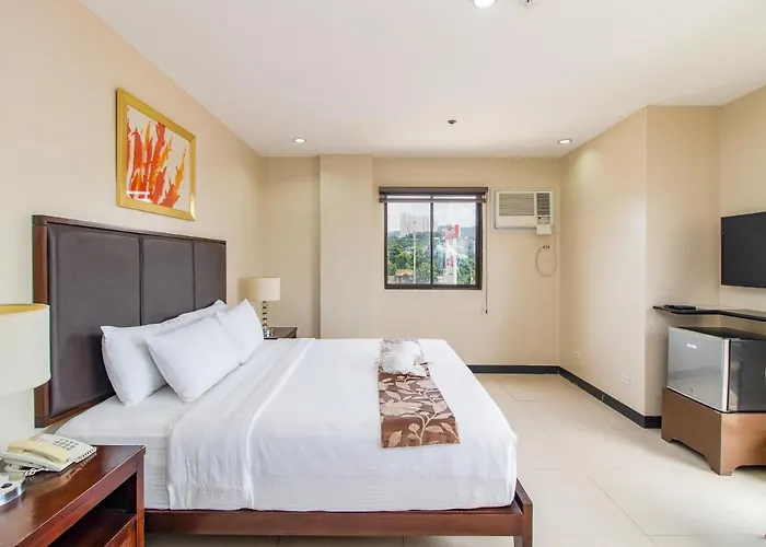Main Hotel & Suites